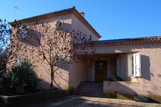 Photo de la villa Les Chênes